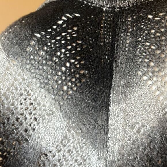 Very nice sweater poncho - Picture 9 of 9